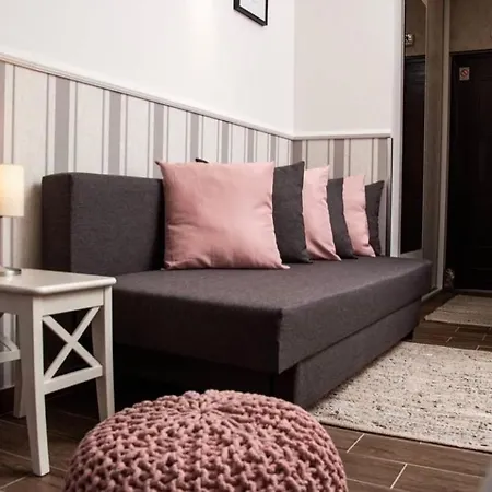 Darja Sa Pogledom Na Jezero * Ostrovo