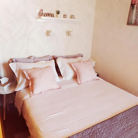 Darja Sa Pogledom Na Jezero * Ostrovo